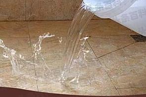 突泉漏水维修 免砸砖防水材料该如何施工